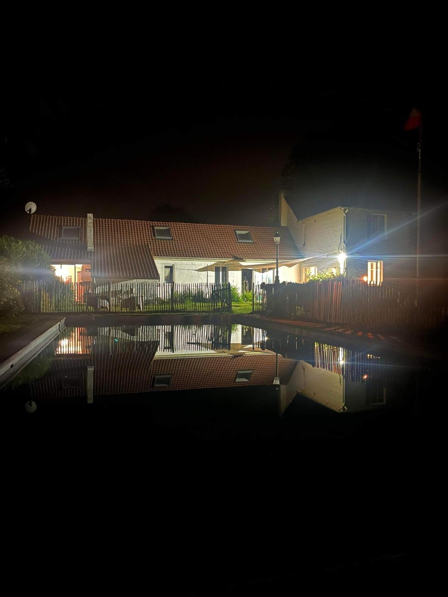 La Canardiere Pende Luaran gambar